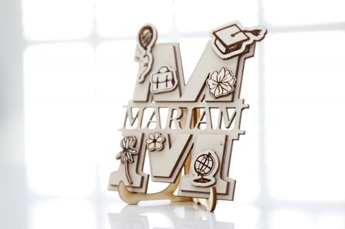Laser-cut wood letter M Décor: ...